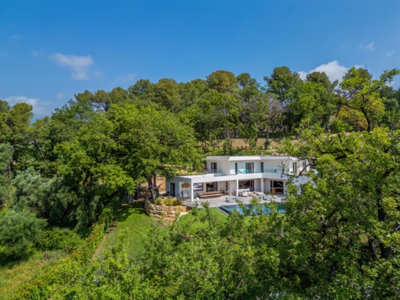 5 Bedroom Villa/House in Opio 16