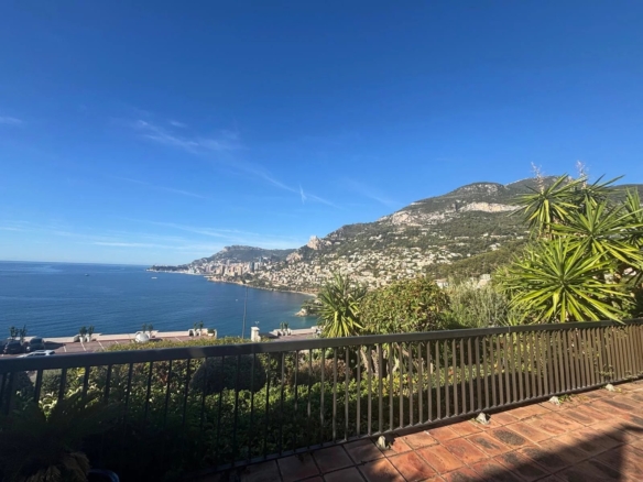 2 Bedroom Apartment in Roquebrune Cap Martin 20