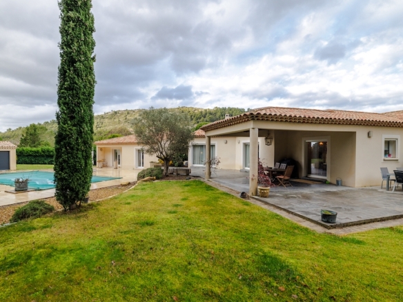 4 Bedroom Villa/House in Simiane Collongue 4
