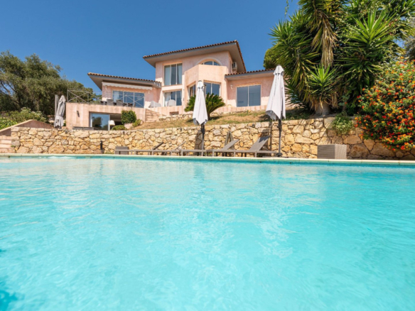 5 Bedroom Villa/House in Valbonne 30