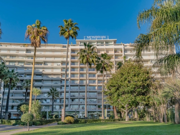 2 Bedroom Apartment in Cannes 2