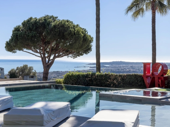 6 Bedroom Villa/House in Villeneuve Loubet 34