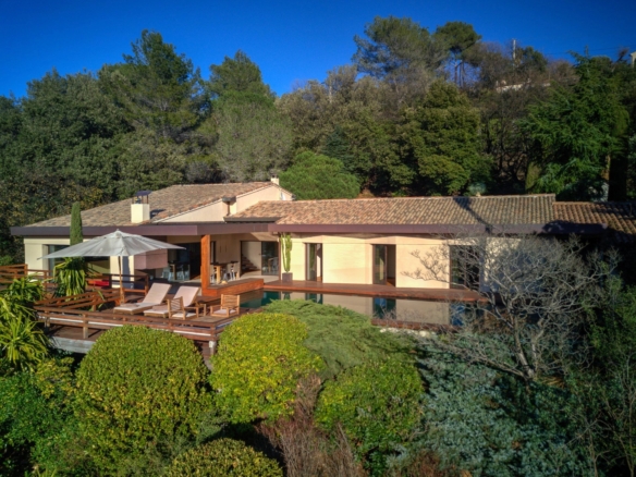 6 Bedroom Villa/House in St Paul 10