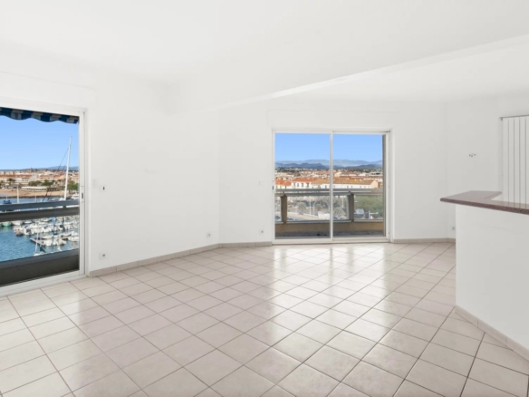 3 Bedroom Apartment in St Raphael 36