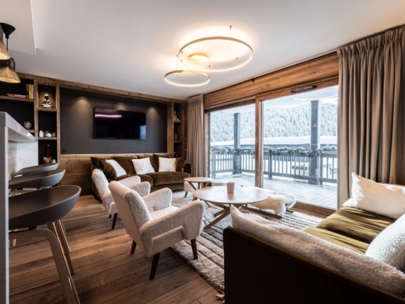 3 Bedroom Apartment in Courchevel 6