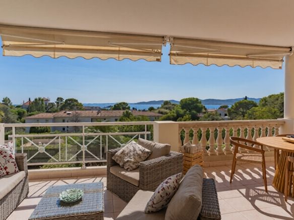 3 Bedroom Apartment in St Raphael 14