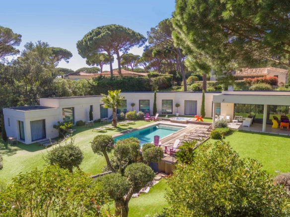4 Bedroom Villa/House in Grimaud 34