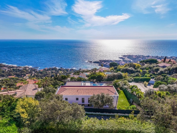 6 Bedroom Villa/House in Les Issambres 4