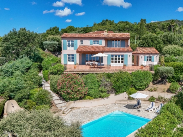 6 Bedroom Villa/House in Les Issambres 34