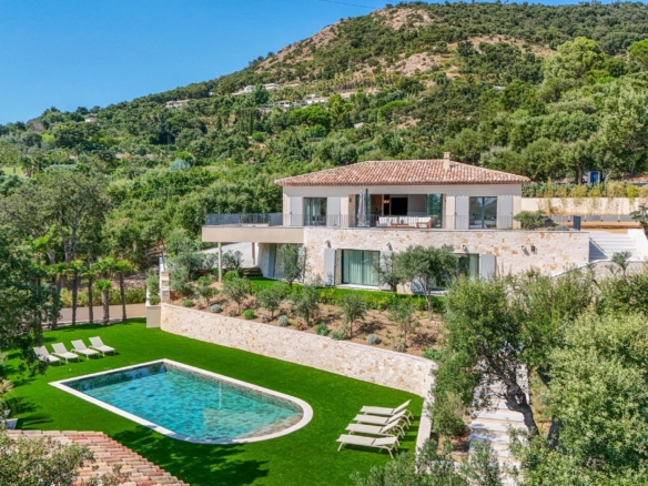 5 Bedroom Villa/House in Grimaud 10