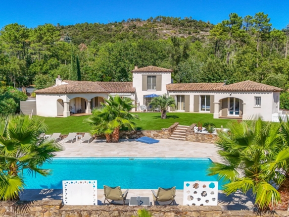 5 Bedroom Villa/House in Le Muy 24