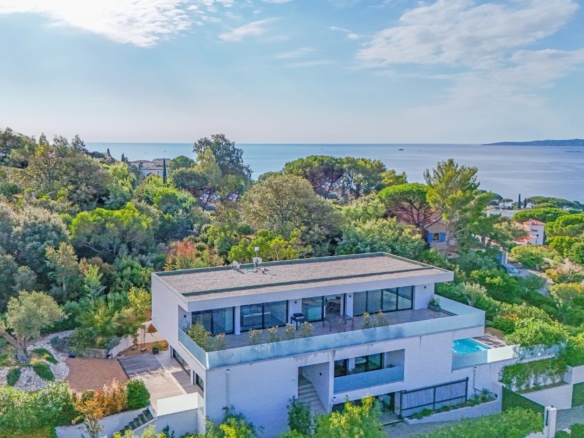3 Bedroom Villa/House in Les Issambres 28