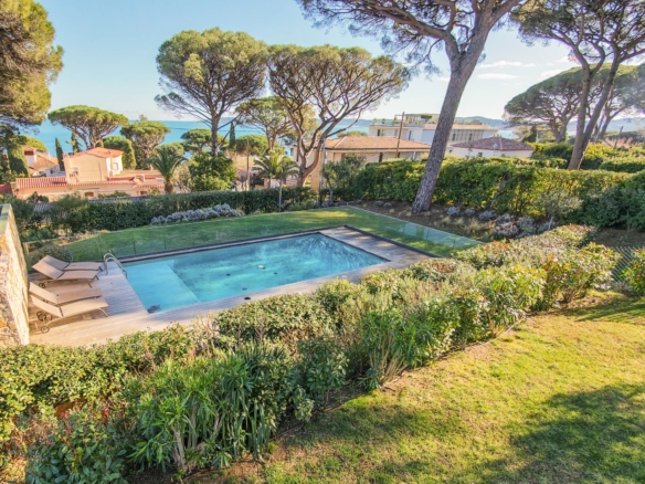 2 Bedroom Apartment in Ste Maxime 28