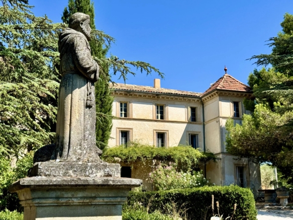10 Bedroom Castle/Estates in Gordes 12