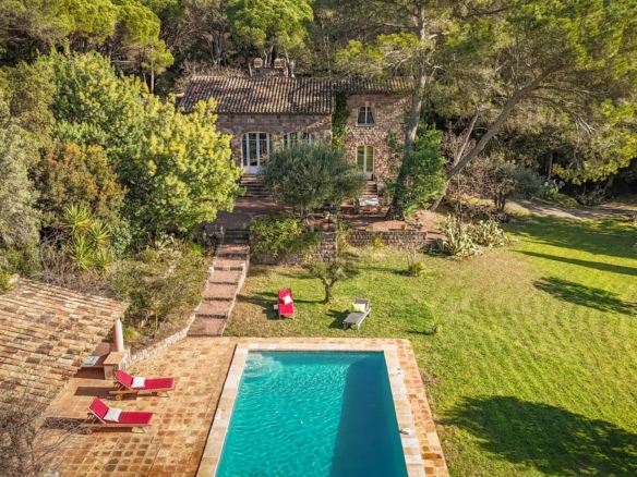 4 Bedroom Villa/House in St Raphael 4