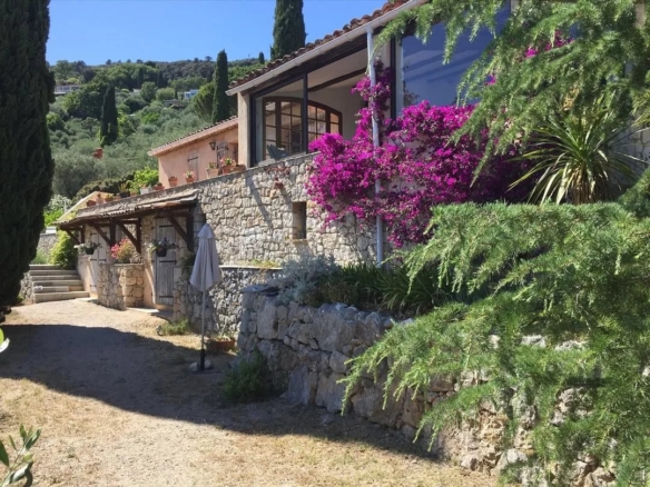 4 Bedroom Villa/House in Speracedes 34