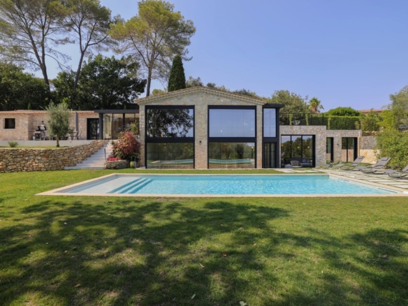 5 Bedroom Villa/House in Valbonne 32