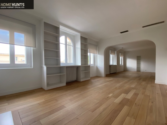 4 Bedroom Apartment in Nice - City 10