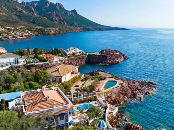 4 Bedroom Villa/House in Agay 32