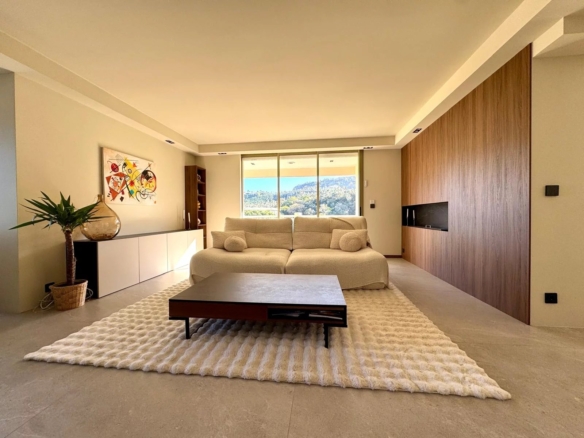 3 Bedroom Apartment in Mandelieu La Napoule 26