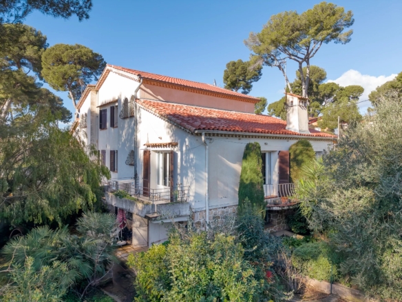5 Bedroom Villa/House in Cap D Antibes 8