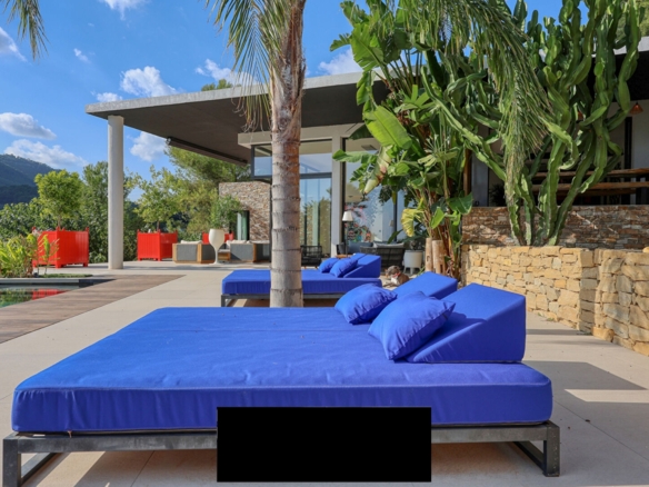 5 Bedroom Villa/House in Toulon 28