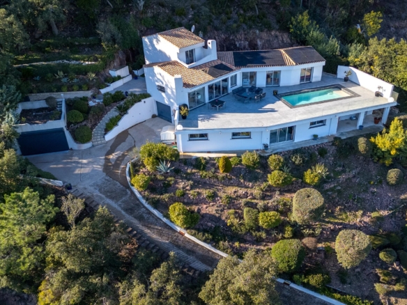 4 Bedroom Villa/House in Frejus 36