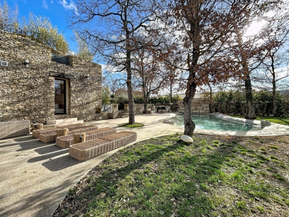 4 Bedroom Villa/House in Gordes 8