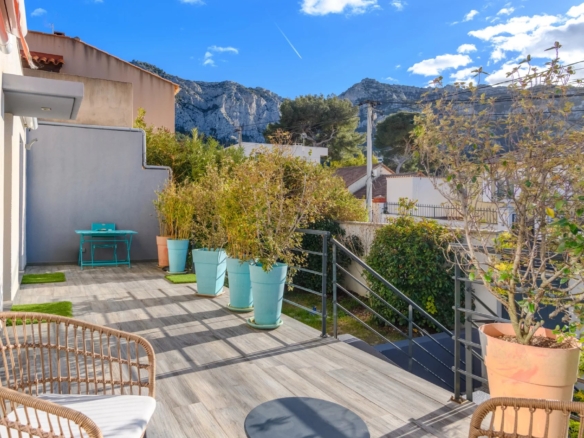 4 Bedroom Villa/House in Marseille 2