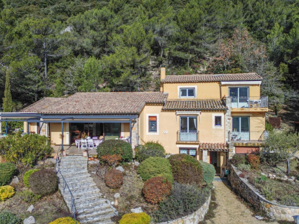 6 Bedroom Villa/House in Vauvenargues 4