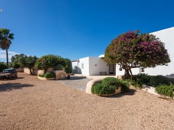 7 Bedroom Villa/House in Sant Jordi 22