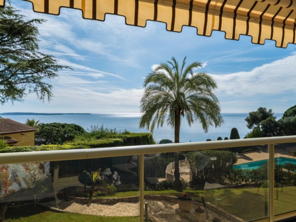 2 Bedroom Apartment in Cannes 18