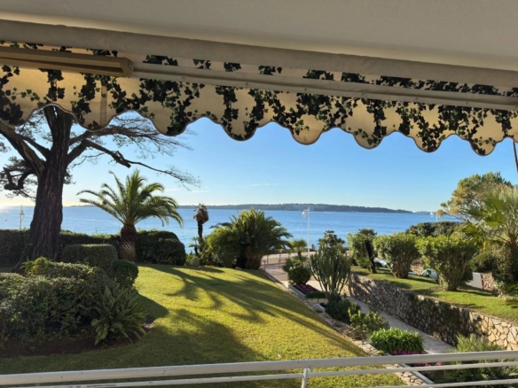 3 Bedroom Apartment in Cannes 34