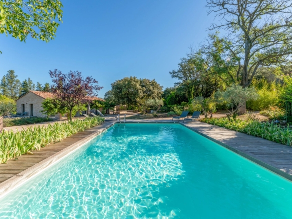 5 Bedroom Villa/House in Eygalieres 6