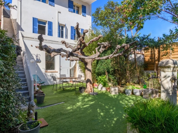 4 Bedroom Villa/House in Marseille 16