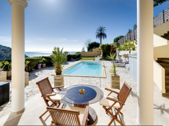 4 Bedroom Villa/House in Eze 18