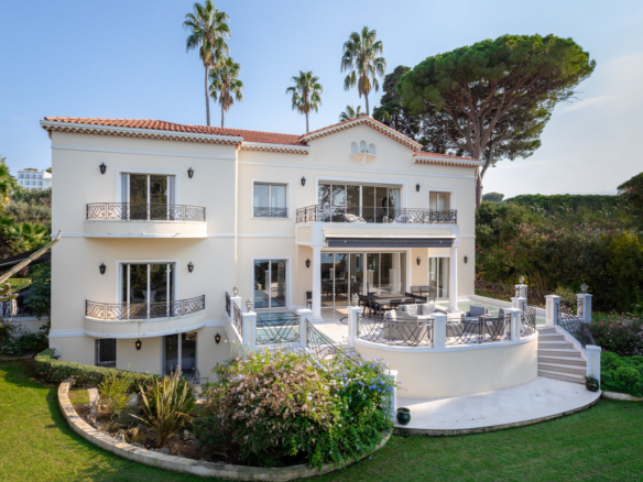 10 Bedroom Villa/House in Cap D Antibes 12