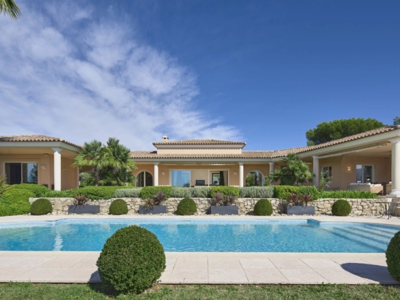 4 Bedroom Villa/House in Nice 26