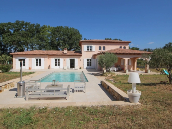 4 Bedroom Villa/House in Callian 34