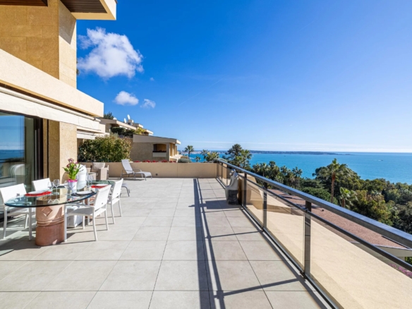 4 Bedroom Apartment in Cannes 16