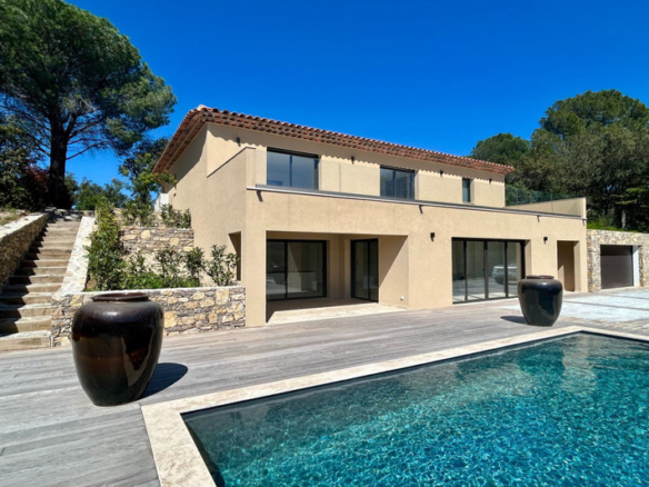 4 Bedroom Villa/House in Plan De La Tour 34