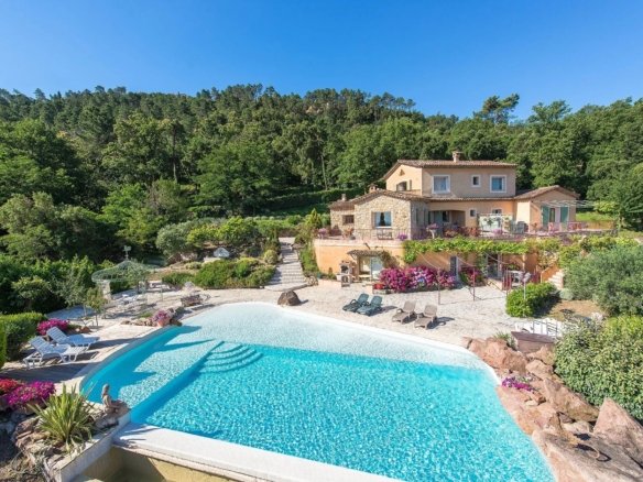 7 Bedroom Villa/House in Mandelieu La Napoule 24