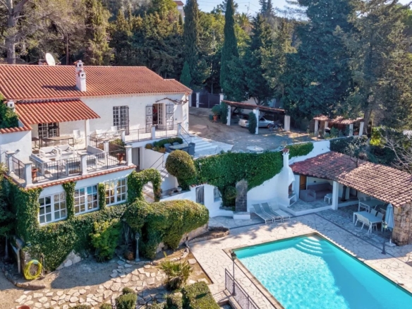 7 Bedroom Villa/House in Mougins 36
