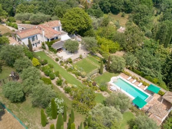 7 Bedroom Villa/House in Opio 18
