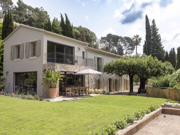 4 Bedroom Villa/House in Pegomas 36