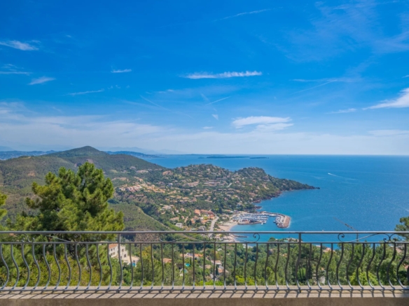 6 Bedroom Villa/House in Theoule Sur Mer 2