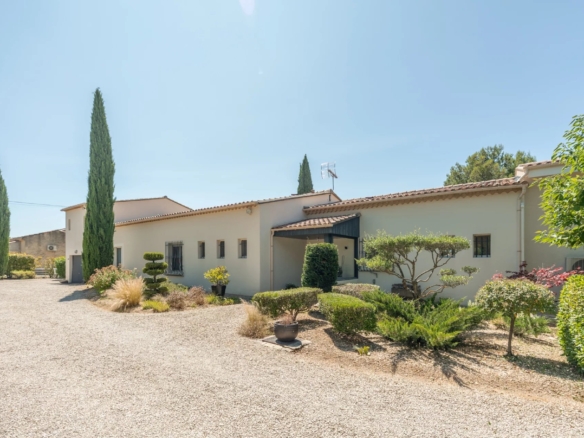 4 Bedroom Villa/House in Lauris 36