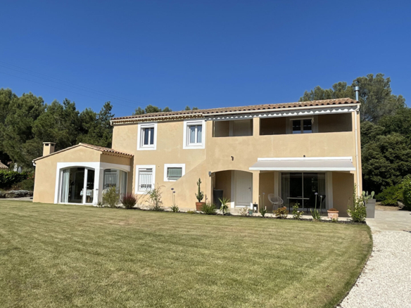 5 Bedroom Villa/House in Rognes 36