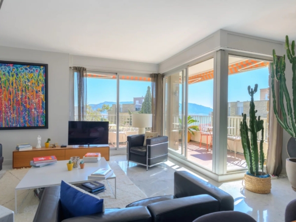 3 Bedroom Apartment in Marseille 14