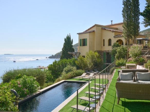 7 Bedroom Villa/House in Theoule Sur Mer 8